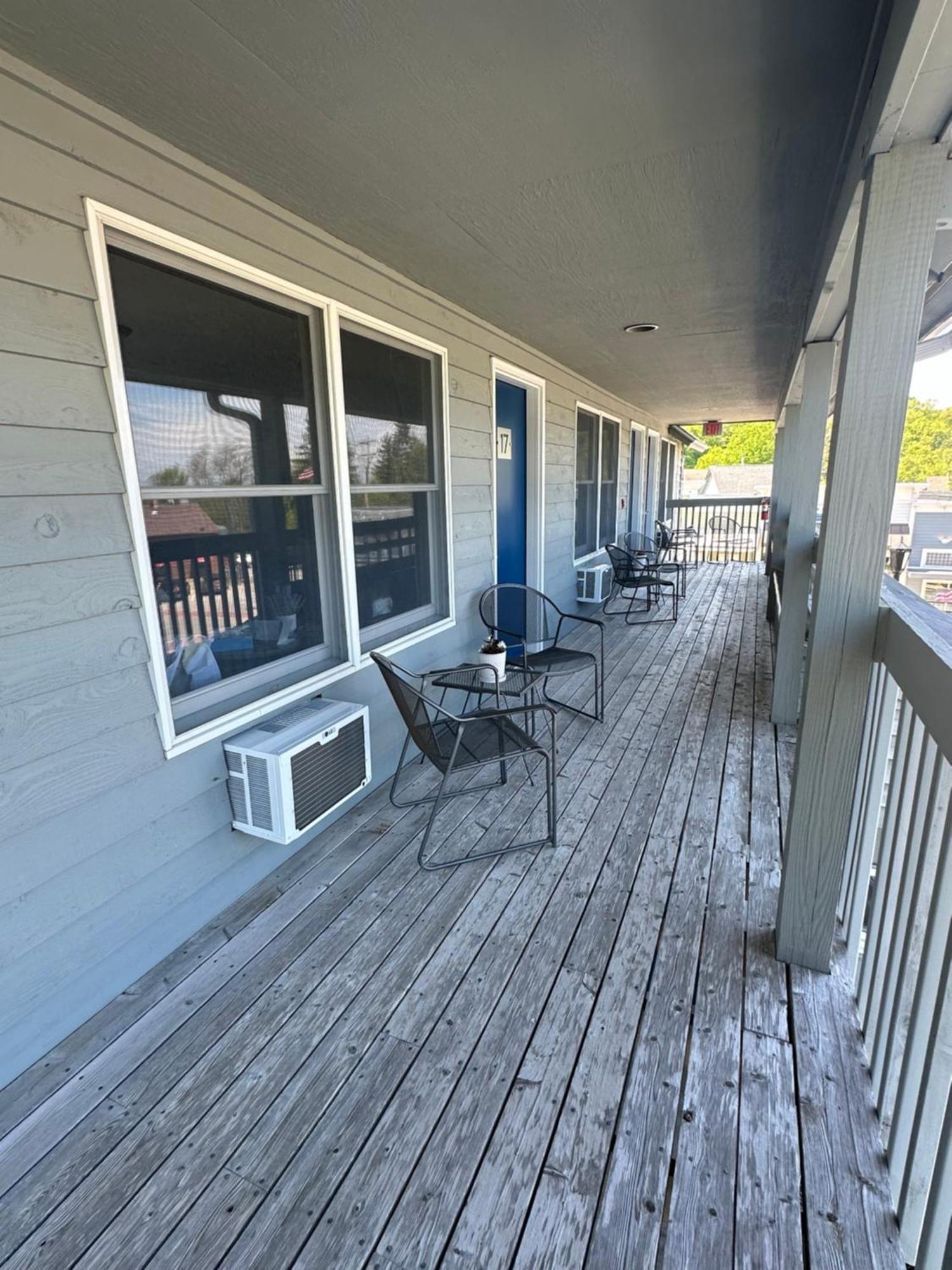 Downtown Inn Sister Bay Exterior foto
